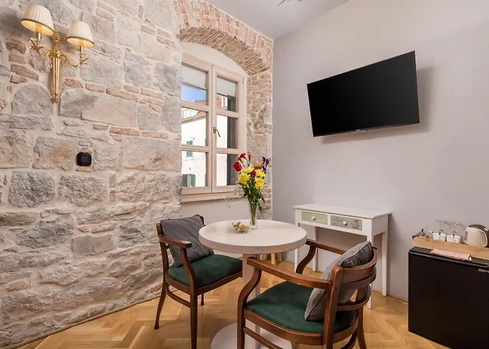 Captain's Guest House